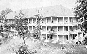 White Cliffs Hotel